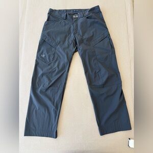 Arc'teryx — Men's Dark Gray Technical Pants — Size 36 x 32
